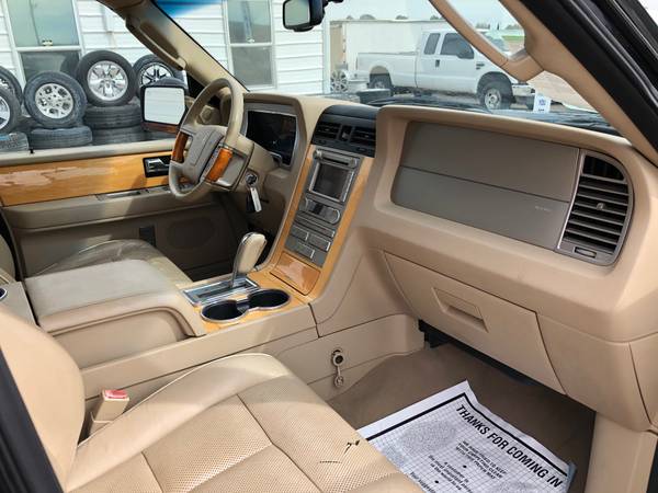 2008 Lincoln Navigator 4WD!! - cars & trucks - by dealer - vehicle... for sale in El Paso, TX – photo 11