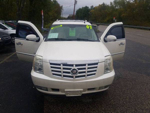 2007 Cadillac Escalade Base AWD 4dr SUV 173007 Miles for sale in Wisconsin dells, WI – photo 24