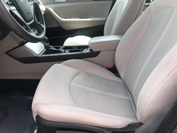 2015 Hyundai Sonata SE - Try - - by dealer for sale in Fairview Heights, MO – photo 2