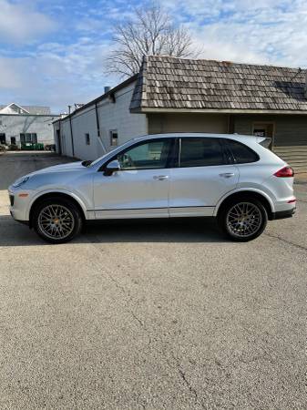 2017 Porsche Cayenne Base (Silver, Beige/Tan Leather) - cars &... for sale in Willowbrook, IL – photo 4