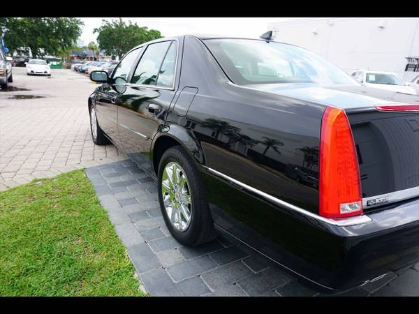 2010 Cadillac DTS Luxury Collection - 1-Owner, Hot and Cool Seats, Tri for sale in Naples, FL – photo 17