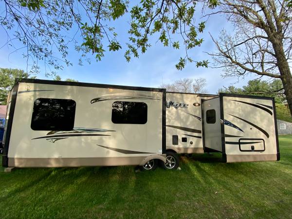 2017 Forest River Flagstaff Lite Travel Trailer - - by for sale in Stevens Point, WI – photo 4