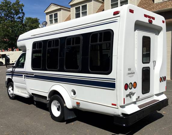 2008 FORD E-350 8 PASSENGER SHUTTLE BUS HANDICAP VAN ONLY 60K MILES! for sale in Enfield, MA – photo 8