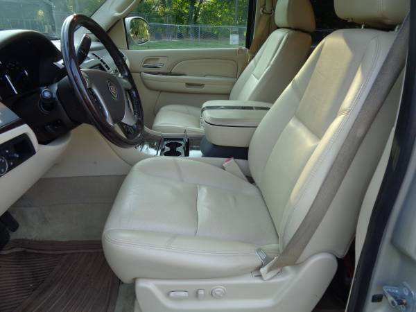 2007 Cadillac Escalade AWD Fully Loaded Very Clean for sale in Waynesboro, MD – photo 13