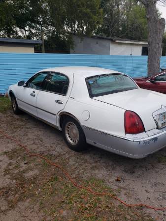 2000 Lincoln town car/w 22inch custom rims for sale in Pensacola, FL – photo 2