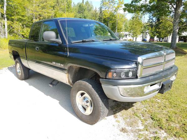 2001 Dodge Ram 1500 SLT Ext Cab 4x4 - Solid, Runs Great! for sale in Chassell, MI – photo 2