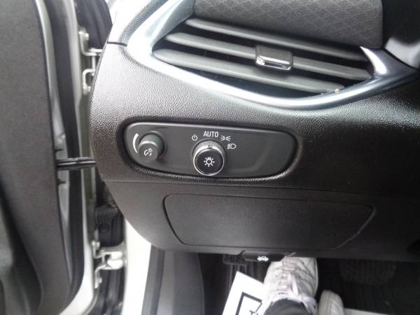 2018 Chevy Chevrolet Malibu LT Power Seat Windows Locks IPOD MP3 for sale in Hampton Falls, NH – photo 18