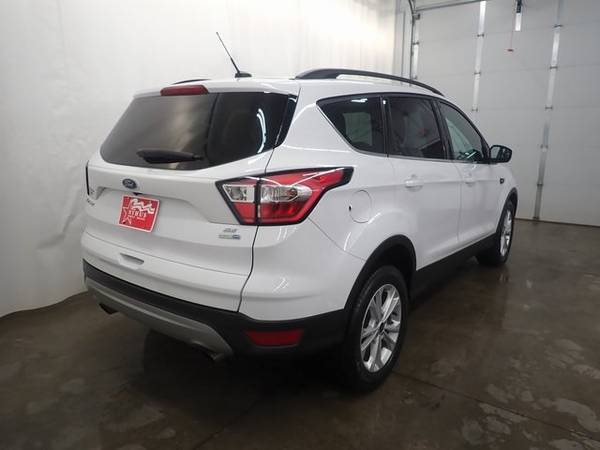 2018 Ford Escape SE - - by dealer - vehicle automotive for sale in Perham, ND – photo 17