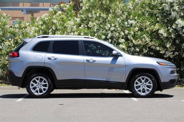 2016 Jeep Cherokee Latitude suv Billet Silver Metallic Clearcoat for sale in Livermore, CA – photo 5