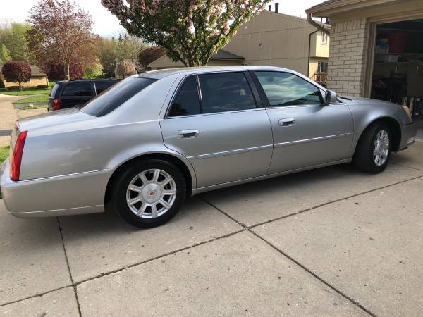 SOUTHERN CADILLAC DTS CLEAN NO RUST WELL MAINTAINED REDUCED - cars & for sale in Clarkston , MI – photo 12