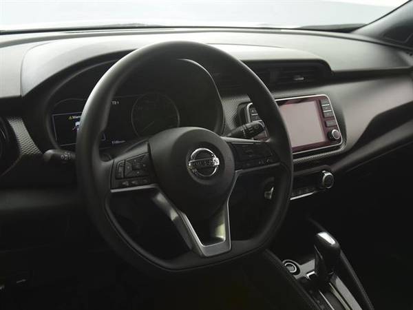 2018 Nissan Kicks SV Sport Utility 4D hatchback GRAY - FINANCE ONLINE for sale in Inwood, NY – photo 2