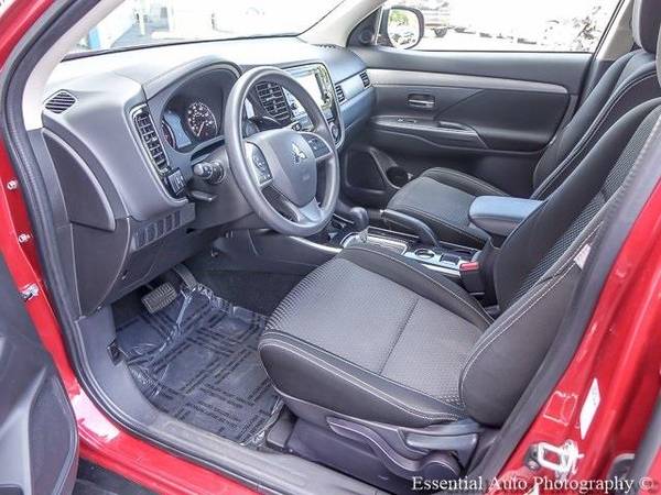 2018 Mitsubishi Outlander SUV ES - Red for sale in Homewood, IL – photo 9