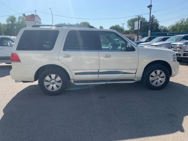 ★★★ 2007 Lincoln Navigator / 4x4 / Fully Loaded! ★★★ for sale in Grand Forks, ND – photo 5