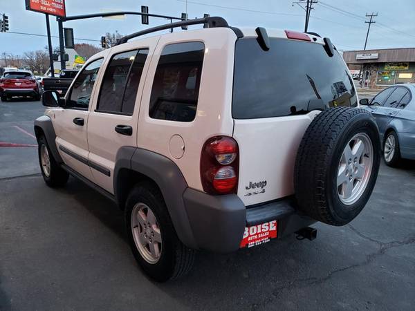 💥2005 Jeep Liberty Sport💥4X4💥 - cars & trucks - by dealer - vehicle... for sale in Boise, ID – photo 4
