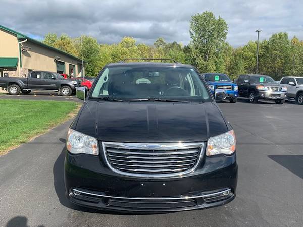 2014 Chrysler Town & Country! Touring-L! DVD! Stow & Go! New Tires! for sale in Suamico, WI – photo 4