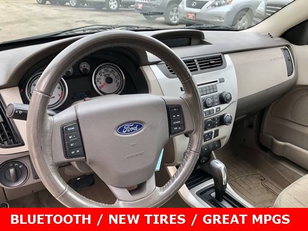 2010 Ford Focus SE - - by dealer - vehicle automotive for sale in West Allis, WI – photo 3