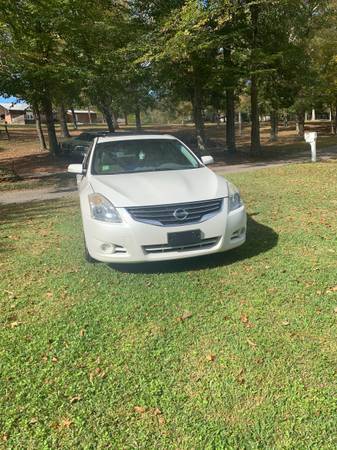 2011 Nissan Altima SL - cars & trucks - by owner - vehicle... for sale in Laurel, MS – photo 4