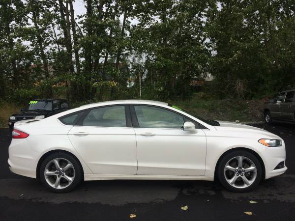 2014 Ford Fusion SE / 34 MPG - cars & trucks - by dealer - vehicle... for sale in Anchorage, AK – photo 4