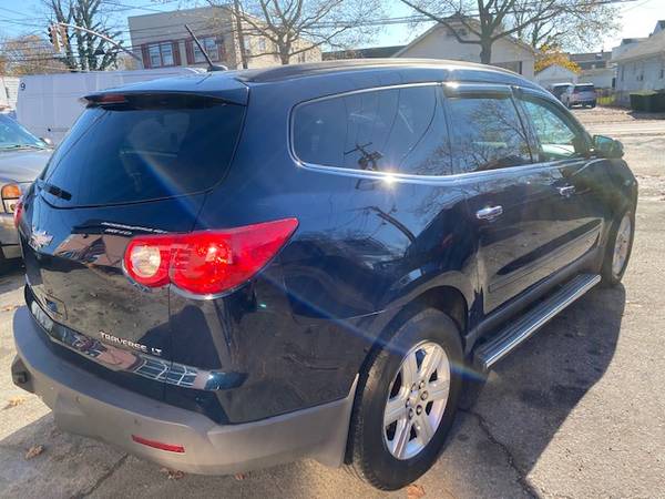 Chevy Traverse AWD - cars & trucks - by owner - vehicle automotive... for sale in Hicksville, NY – photo 3