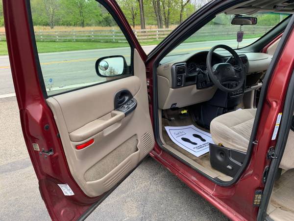 2003 Chevrolet Venture LS Minivan 4-Door - - by dealer for sale in Dayton, OH – photo 5