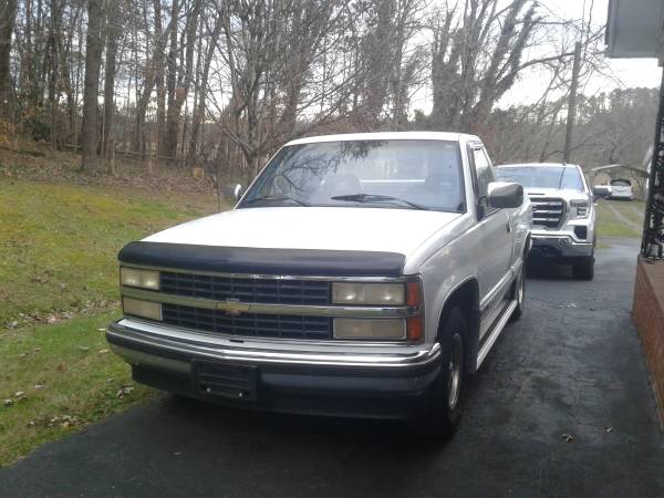 Chevrolet Silverado 1992 - cars & trucks - by owner - vehicle... for sale in Mount Airy, NC – photo 2