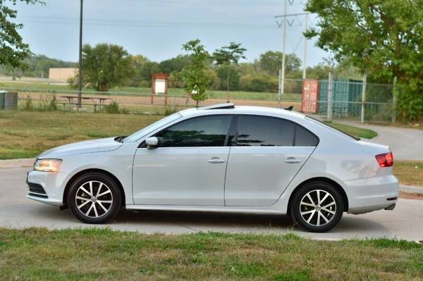 2017 Volkswagen Jetta 1.4T SE 4dr Sedan 6A 15,091 Miles - cars &... for sale in Omaha, IA – photo 4