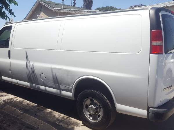 2013 Chevy Express c2500 c3500 3/4 ton 8 lugs ex long body v8 5 3 for sale in North Hollywood, CA – photo 5