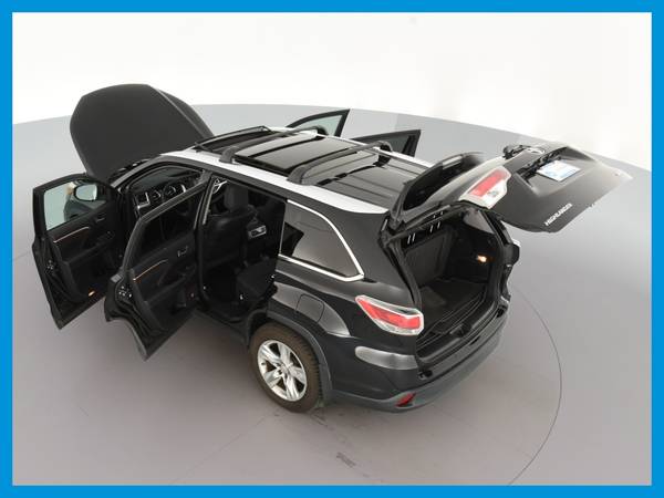 2015 Toyota Highlander Limited Platinum Sport Utility 4D suv Black for sale in San Bruno, CA – photo 17