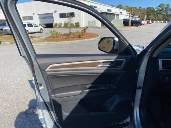 2018 VW Volkswagen Atlas SEL Premium suv Silver - - by for sale in Goldsboro, NC – photo 22