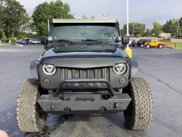 Well-Kept! 2011 Jeep Wrangler Unlimited Sahara! 4x4! Clean Carfax! -... for sale in Ortonville, OH – photo 8