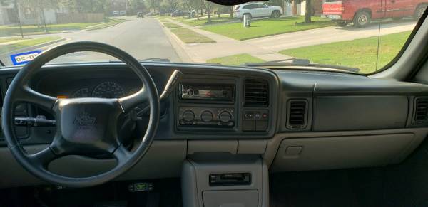 2001 Chevrolet Suburban 2500 - cars & trucks - by owner - vehicle... for sale in Kyle, TX – photo 11
