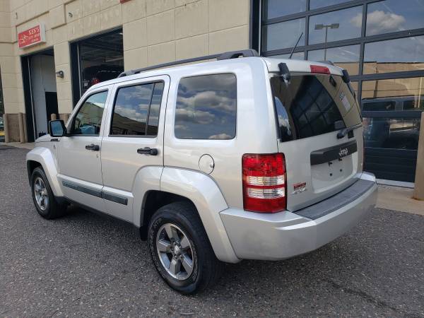 2008 JEEP LIBERTY SPORT 4WD,, Clean carfax for sale in Minneapolis, MN – photo 11