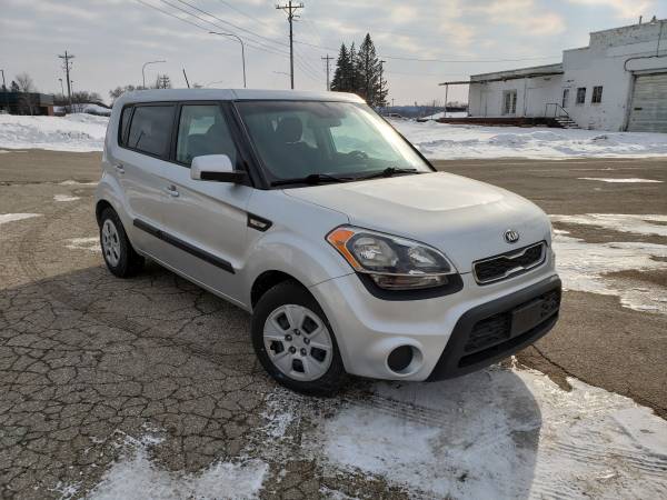 2013 KIA Soul no rust - - by dealer - vehicle for sale in Rochester, MN – photo 3