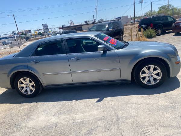 2006 Chrysler 300 touring - - by dealer - vehicle for sale in El Paso, TX – photo 9