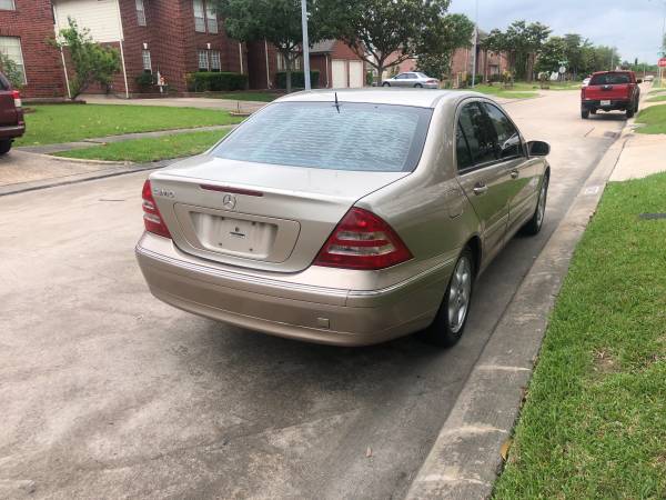 2003 Mercedes C240, clean leather, cold a/c, clean title Runs & drives for sale in Houston, TX – photo 3