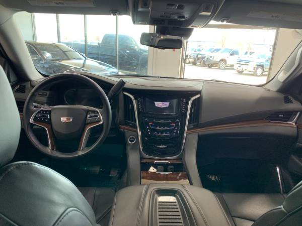 2020 Cadillac Escalade Luxury - - by dealer - vehicle for sale in Springfield, IL – photo 12