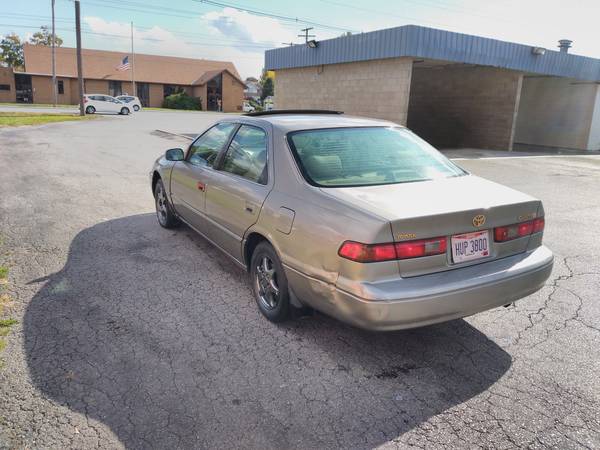 98 Toyota Camry runs excellent for sale in Columbus, OH – photo 5