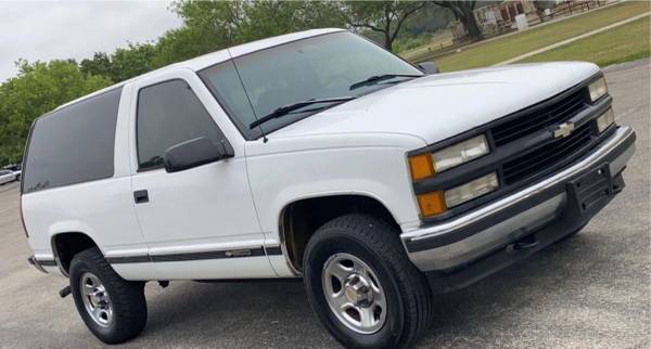 1995 Chevy Tahoe 4x4 - - by dealer - vehicle for sale in San Antonio, TX – photo 2