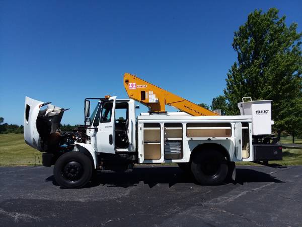 45' 2005 International 4400 Bucket Boom Lift Truck Fiber Body for sale in Hampshire, OH – photo 9