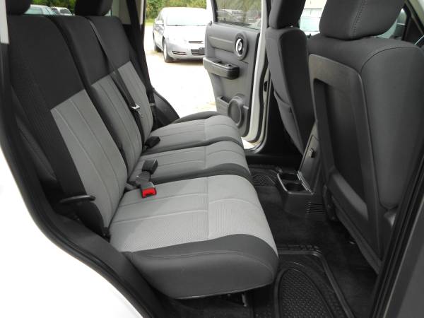 Dodge Nitro SXT 4WD SUV 6 Speed Manual 85K miles**1 Year Warranty*** for sale in Hampstead, MA – photo 17