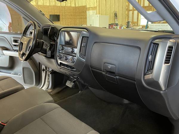 2018 5 3 Liter V8 Chevy Silverado 1500 LT 4X4 - - by for sale in Springfield, MO – photo 21