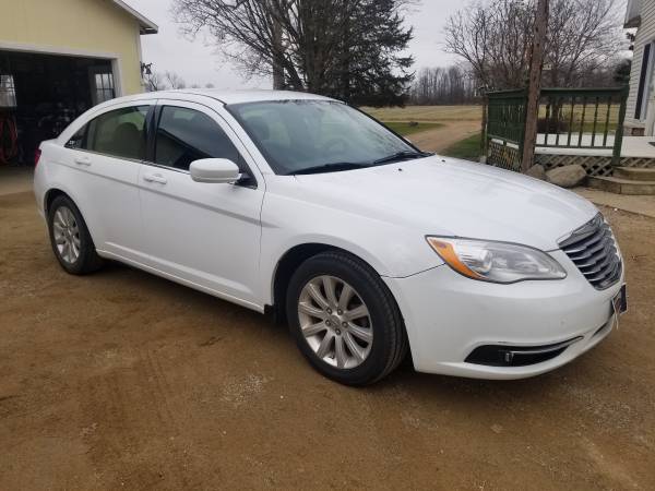 EVEN LESS 2014 Chrysler 200 for sale in Owosso, MI – photo 2