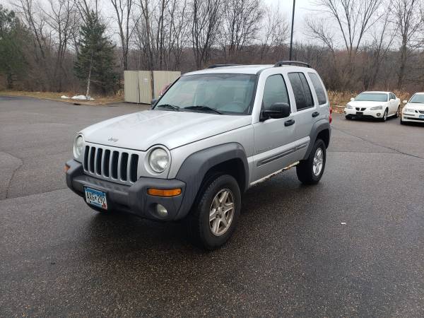 2002 JEEP LIBERTY SPORT, 4WD, FRESH OIL CHANGE - cars & trucks - by... for sale in Maplewood, MN – photo 3
