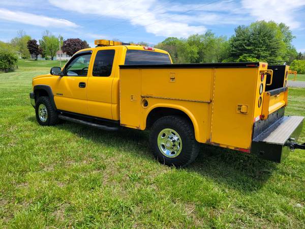 2006 Chevrolet 2500 HD 4x4 Utility Truck for sale in Woodbine, WV – photo 5