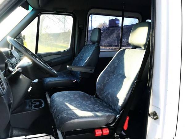 2005 Freightliner 2500 Sprinter Vans - Financing Available! - cars &... for sale in Morrisville, PA – photo 11