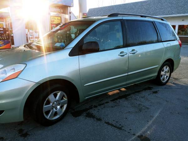 2007 Toyota Sienna for sale in Sauquoit, NY – photo 12