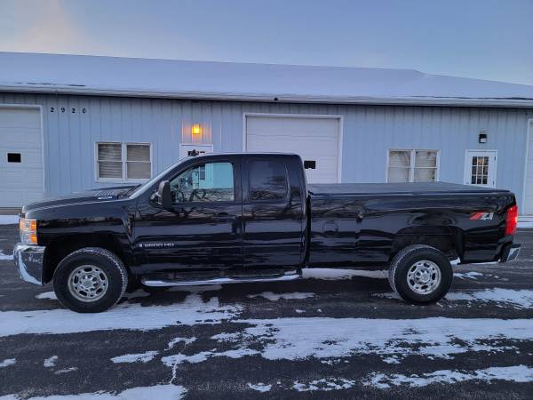 2007 Chevy Silverado 2500HD Ext LTZ Z71 4x4 loaded 8ft LB NO RUST for sale in Mchenry, WI – photo 3