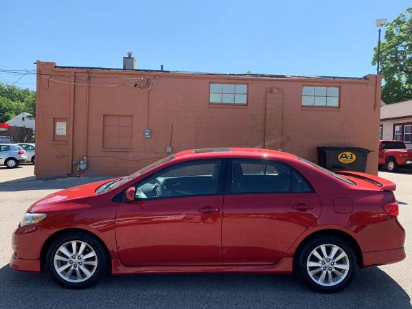 2010 TOYOTA COROLLA 'S' 5-SPEED MANUAL SUNROOF ONLY 115K MILES for sale in Cedar Rapids, IA – photo 2