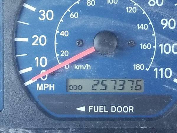 2002 Toyota Sienna MCL10L - - by dealer - vehicle for sale in Idaho Falls, ID – photo 15