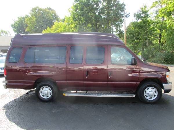 HANDICAP VAN ONLY 23K MILES! FORD, WHEEL CHAIR LIFT for sale in Spencerport, NY – photo 8